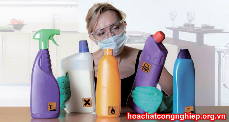 Hóa chất tẩy rửa độc hại là sản phẩm có hiệu quả làm sạch rất cao