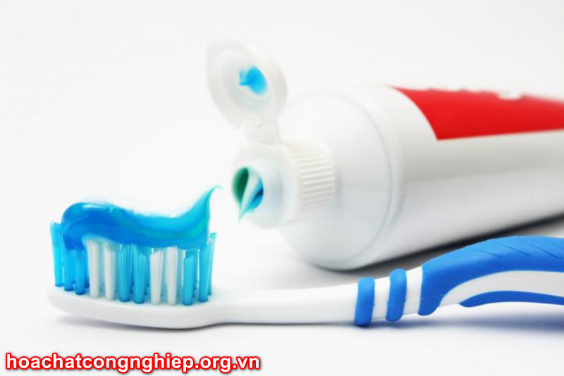 Propylene Glycol là hóa chất hoạt động bề mặt giúp tạo bọt cho kem đánh răng